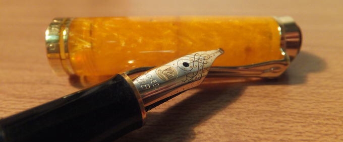 ペリカン スーべレーン 万年筆 M320 F オレンジ - 筆記具
