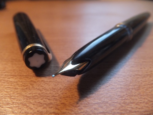 No.22 (MONTBLANC)が8本目の万年筆。祖父が残したウイングニブの